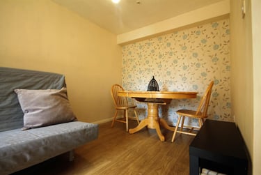 2 bed flat, St Anns Close, Ouseburn, Newcastle, NE12QP - Image 2
